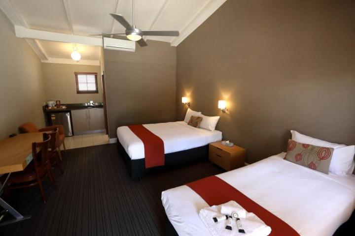 Rose & Crown Hotel Perth Buitenkant foto